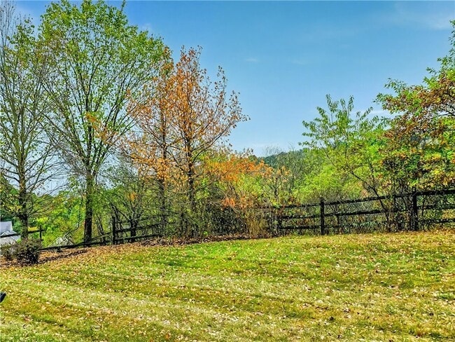 Building Photo - 813 Fairgate Drive