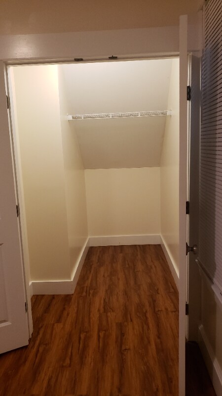 Building Photo - 753 Winchester Ave