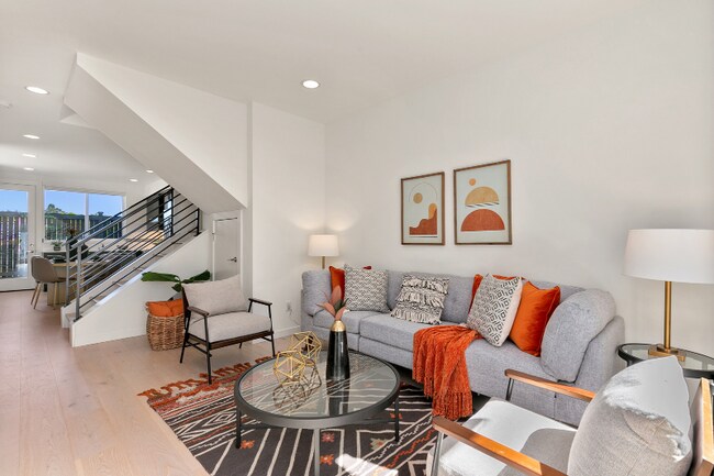 Building Photo - 114A 20th Ave