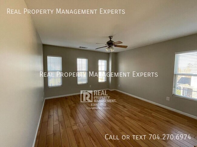 Building Photo - 15750 Normans Landing Dr