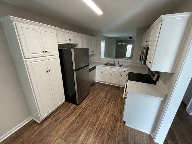 Building Photo - 429 Andover Dr