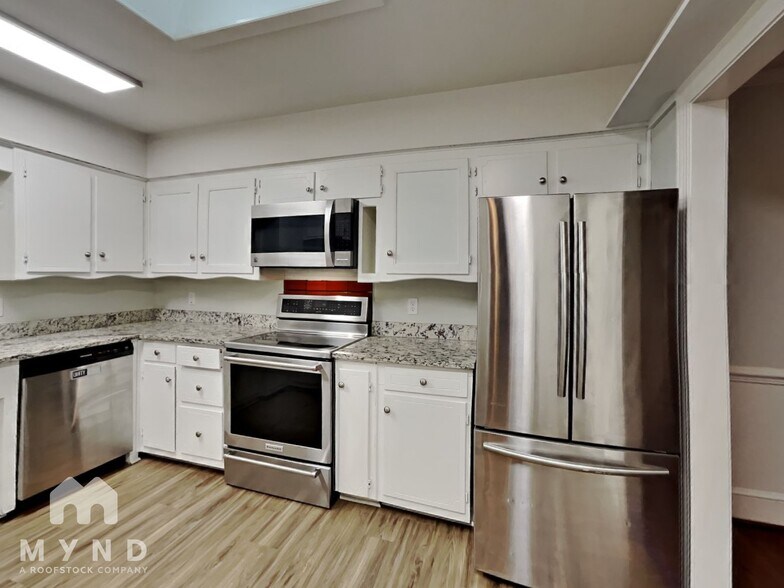 Building Photo - 1210 S 1st St