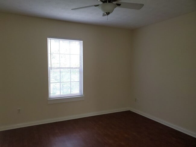 Building Photo - 197&amp;199 Scottie Drive