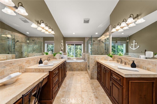 Building Photo - 2465 Via Oeste Dr