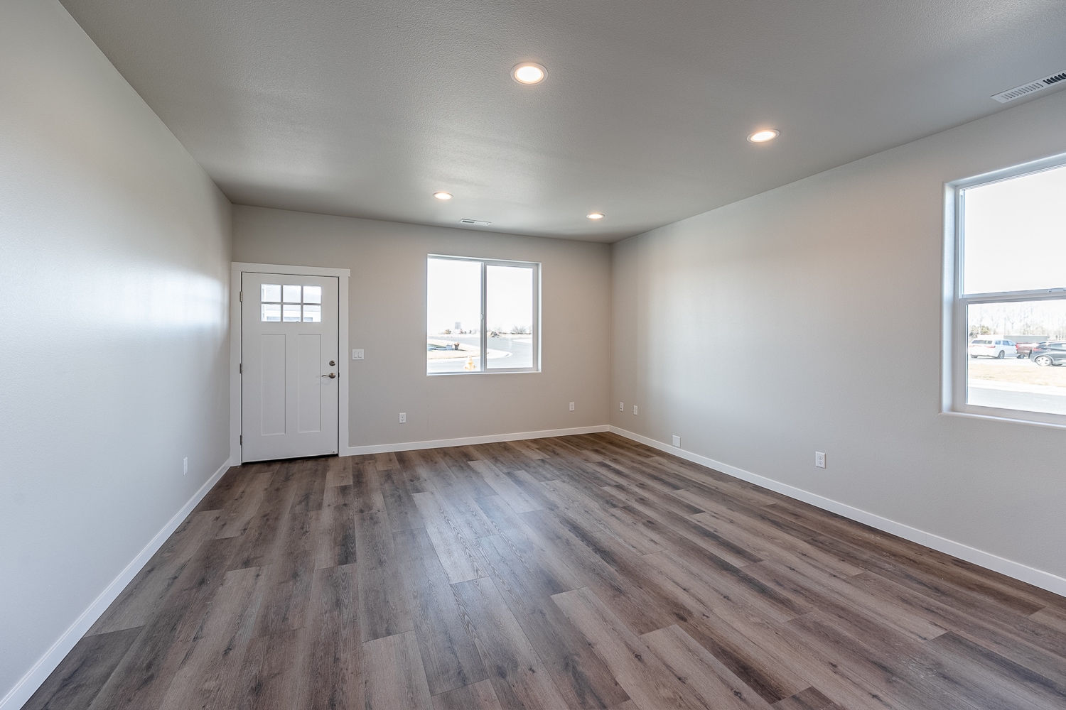 Building Photo - 4075 Quinn Dr NE