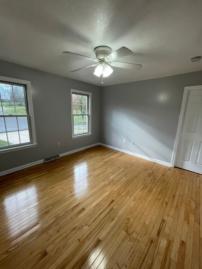 Building Photo - 1513 King Henry Dr