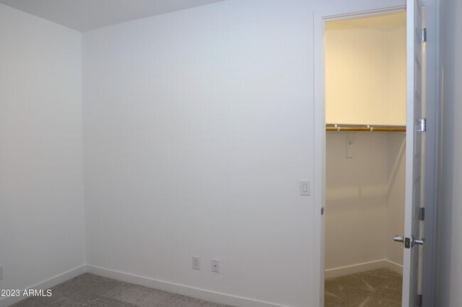 Building Photo - 9316 W Sells Dr
