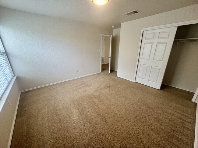 Building Photo - 8755 Sunview Park
