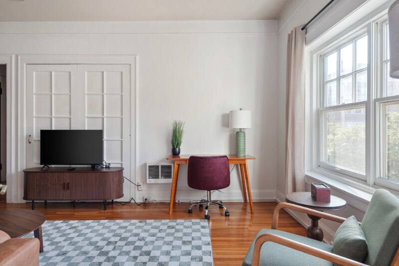 Building Photo - 2015 NW Flanders St