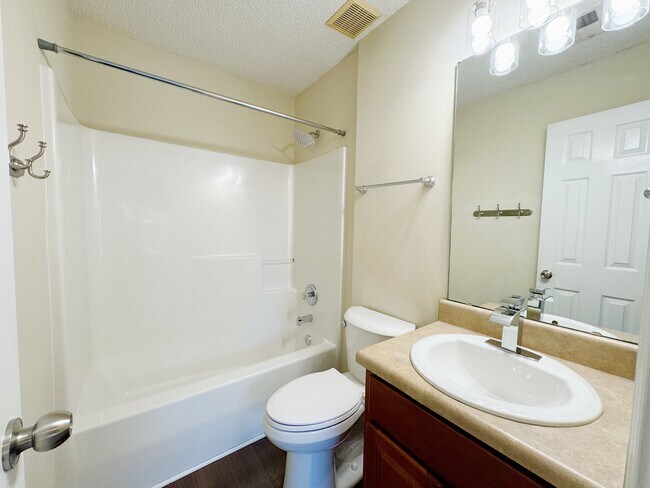 Building Photo - 1062 Ebenezer Avenue Ext