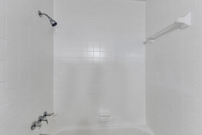 Building Photo - 2430 Condor Ct