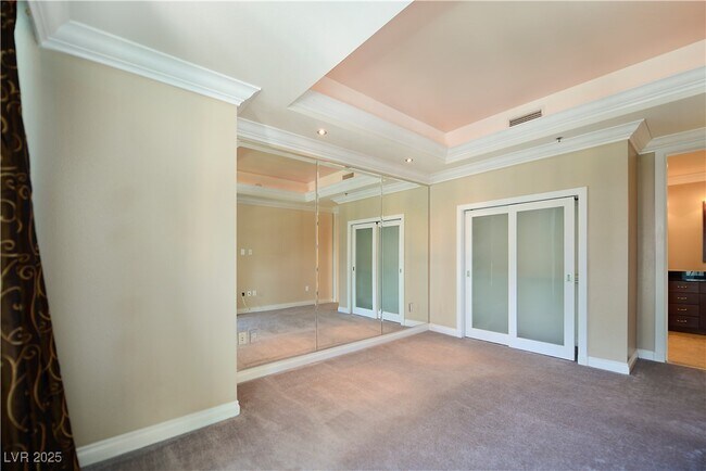 Building Photo - 4525 Dean Martin Dr