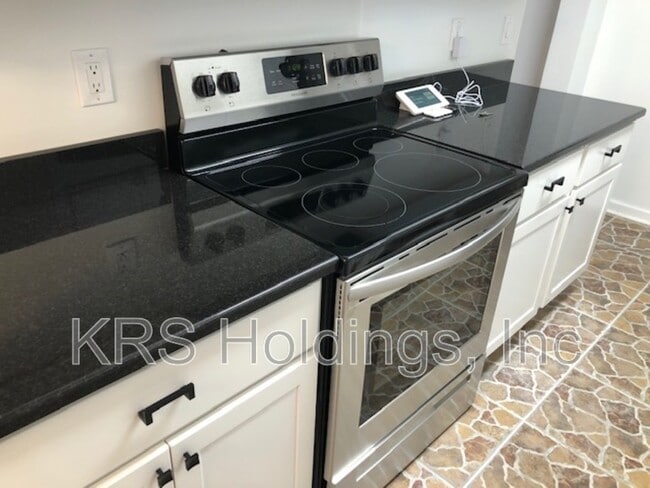 Building Photo - 1330 Rica Ct