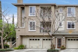 Building Photo - 464 Tower Hill Ave