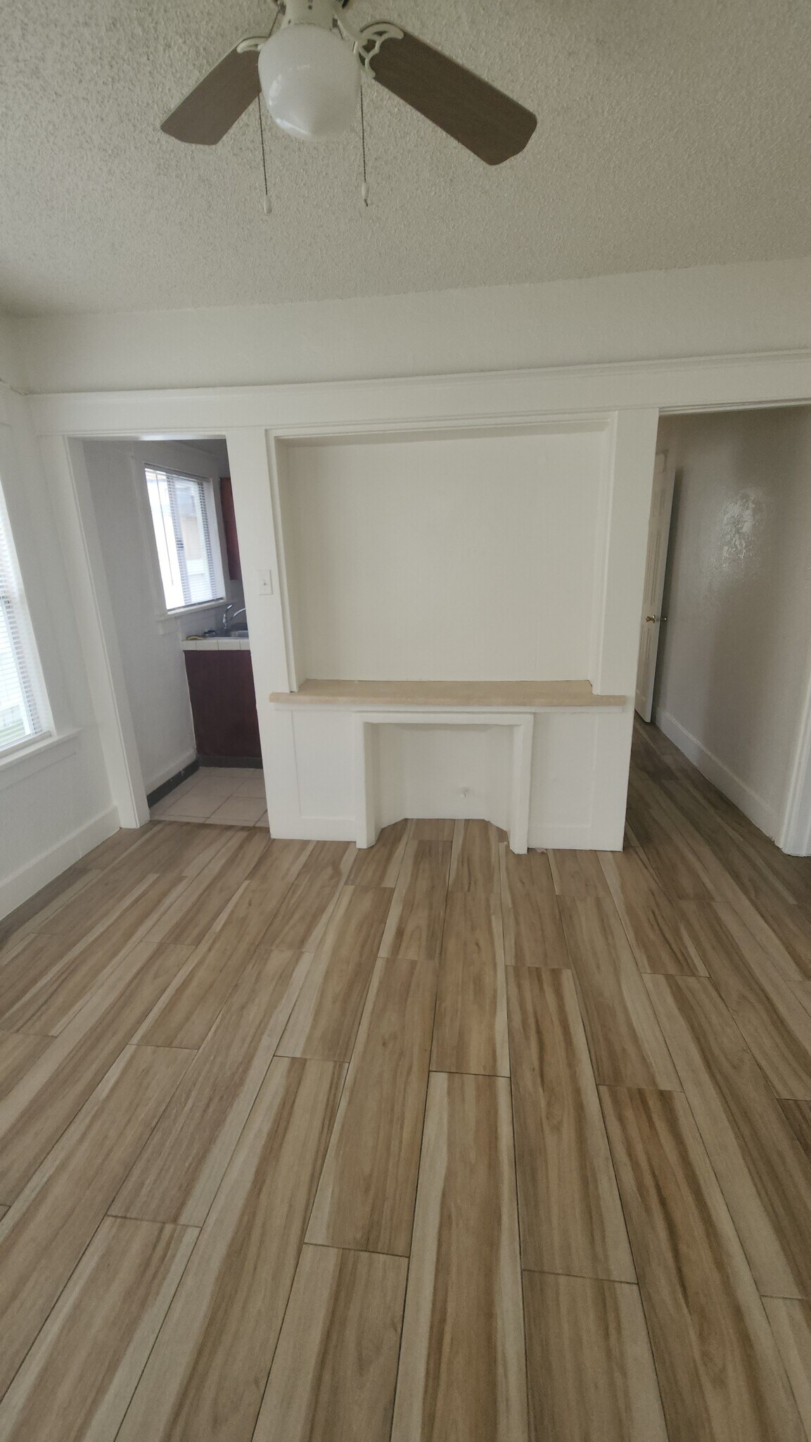 Living room - 828 E 10th St