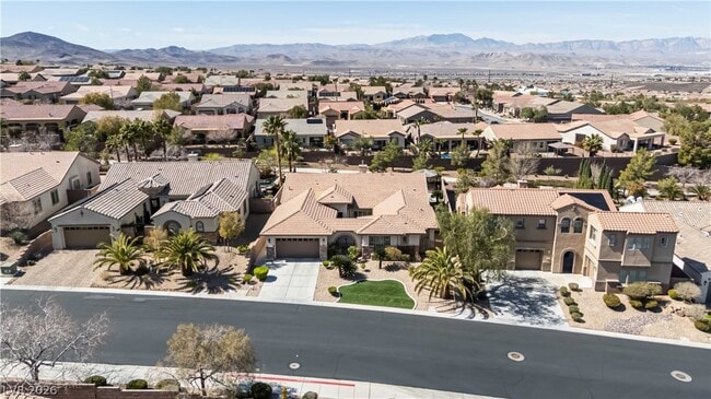 Building Photo - 2665 Chateau Clermont St