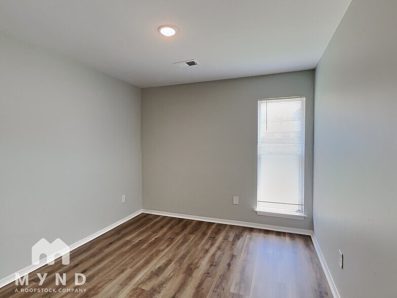Building Photo - 4150 Penwell Dr