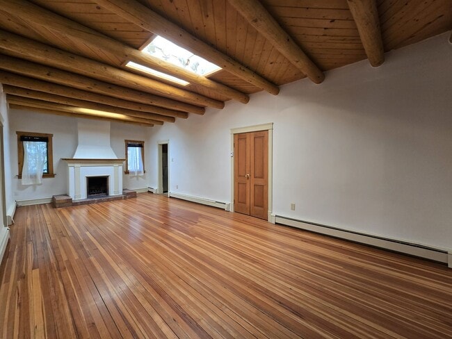 Building Photo - 342 Hillside Ave