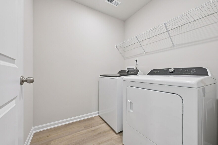 Building Photo - 726 Chandler Stone Dr