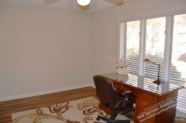 Building Photo - East Gate Area | Home | Furnished