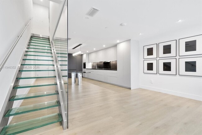 Building Photo - 2950 NE 188th St