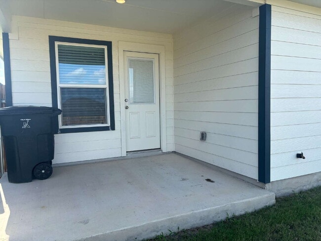 Building Photo - "Spacious 4-Bedroom Gem on Luella Drive – Your Perfect Killeen Retreat!"