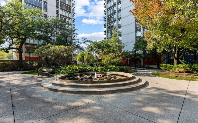 Courtyard - 1360 N Sandburg Ter