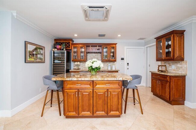 Building Photo - 6541 NE 20th Ave