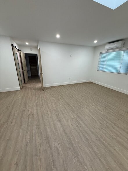 Building Photo - 2396 Redlands Dr