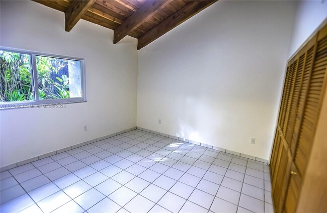 Building Photo - 3080 Allamanda St