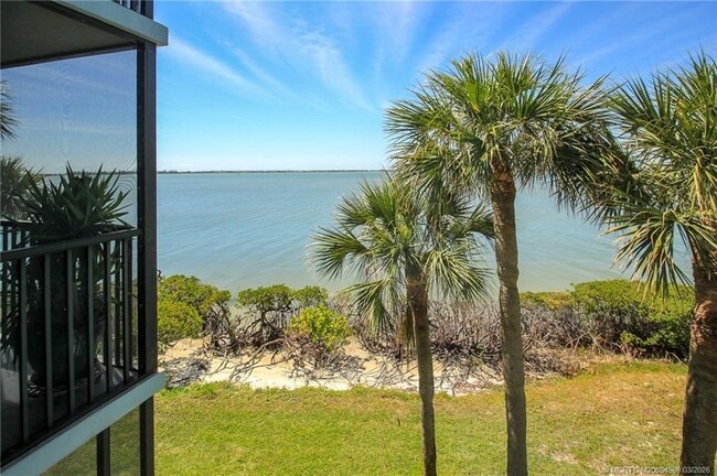 Building Photo - 20 NE Plantation Rd