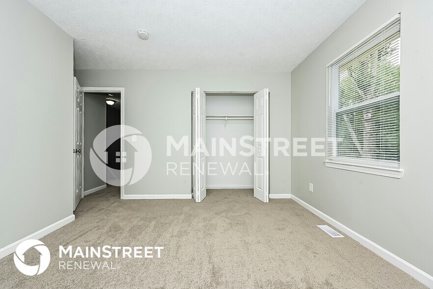 Building Photo - 3042 Medina Dr
