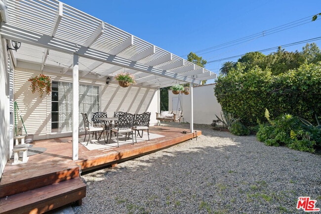 Building Photo - 962 S Plymouth Blvd