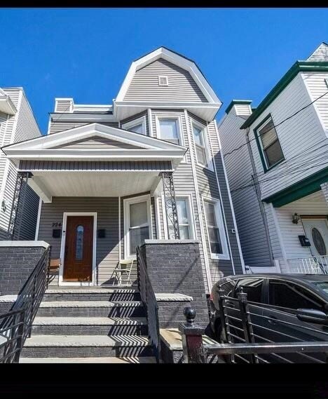 Building Photo - 224 Bayview Ave