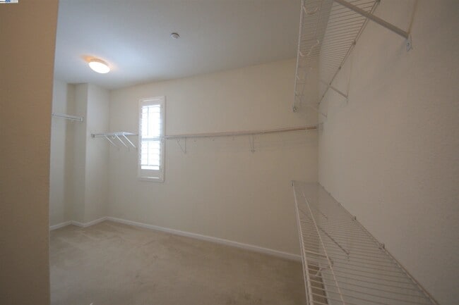 Building Photo - 1612 Marina Way