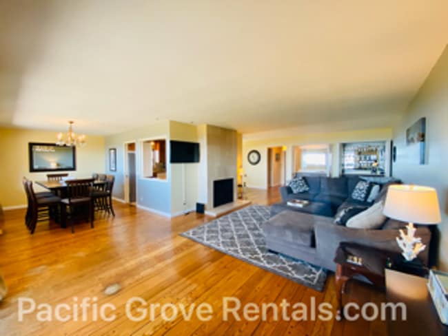 Building Photo - Amazing Views from this 3-Bedroom 3 Bath C...