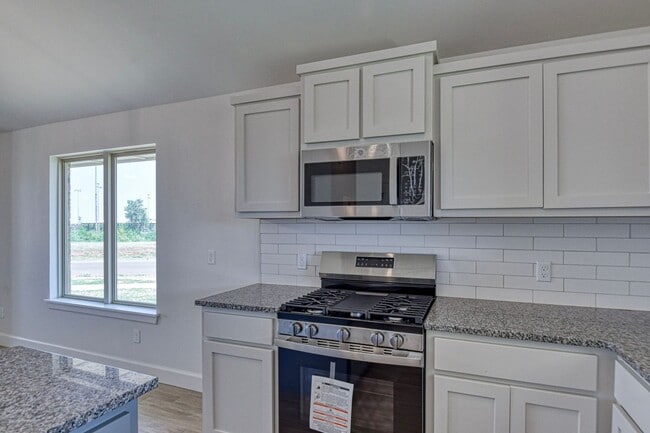 Building Photo - 3812 SE 80th St