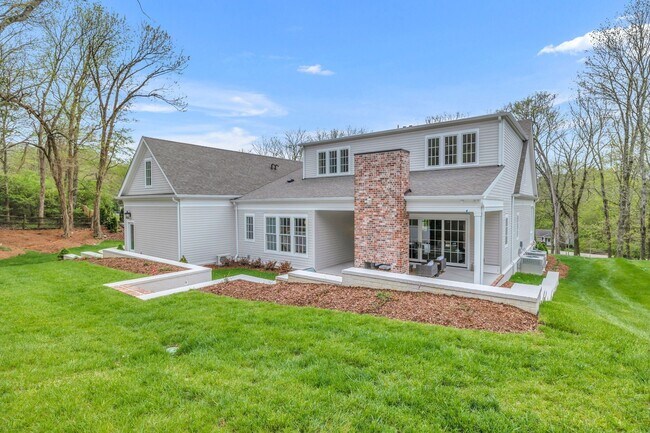 Building Photo - 824 Russleo Dr