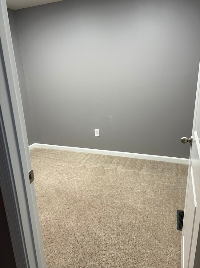 Building Photo - 208 Normandy Cres