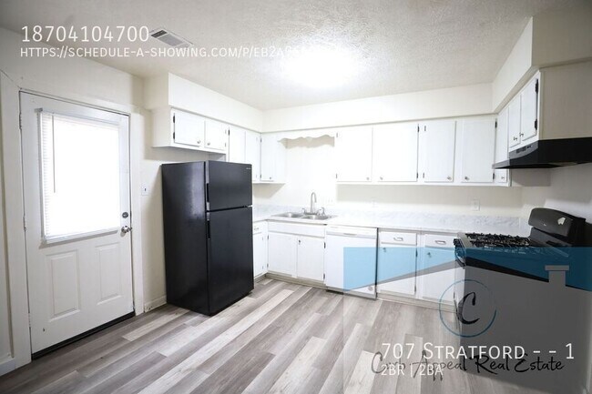 Building Photo - 707 Stratford Dr