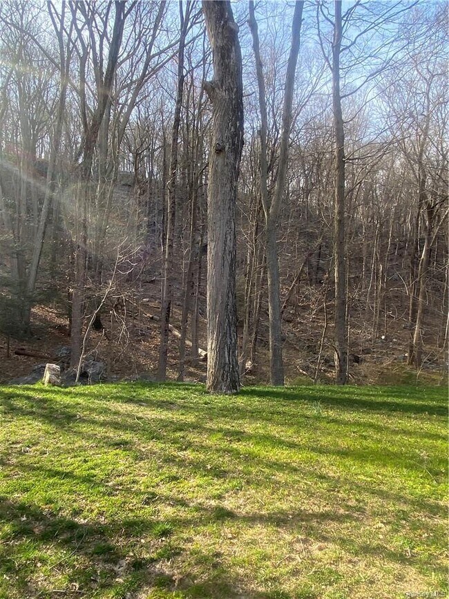 Building Photo - 18 Mountain Rd