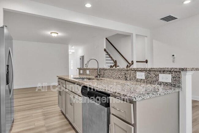 Building Photo - 2103 Nandina Trl