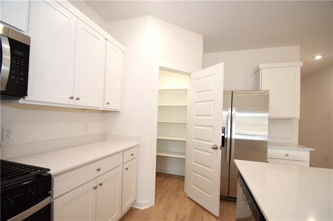 Building Photo - 373 Florida Ave