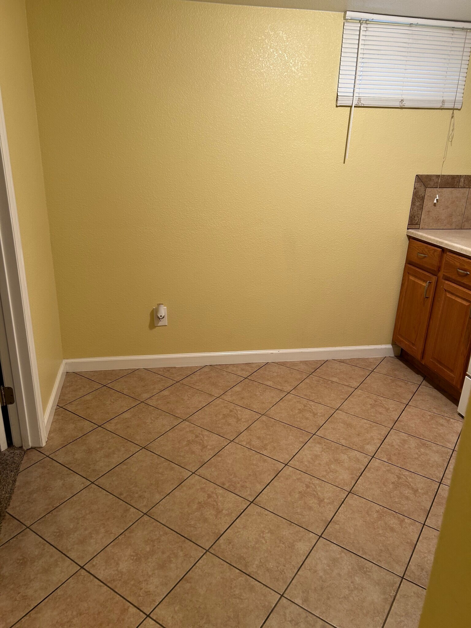 Building Photo - 1524 3rd Ave