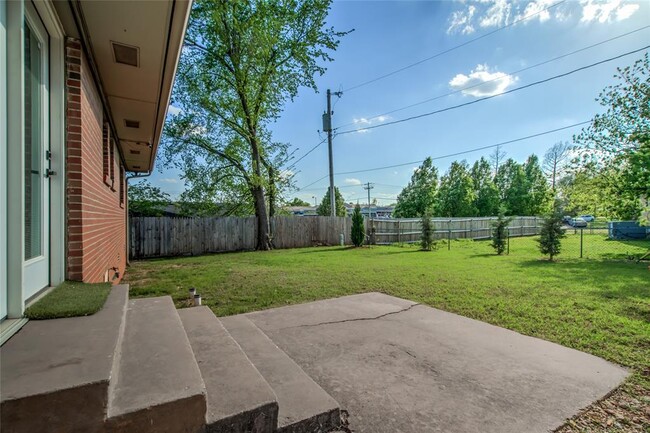 Building Photo - 1409 S Blvd