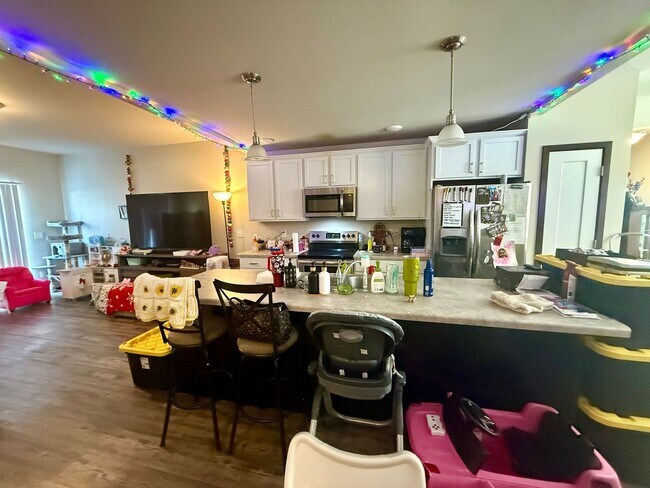 Building Photo - 516-518 W Thomas St