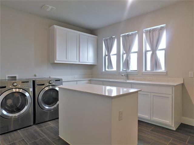 Building Photo - 1108 Huckleberry St