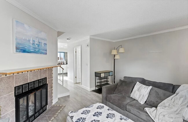 Building Photo - Charming Townhome for Rent in Timber Lake ...