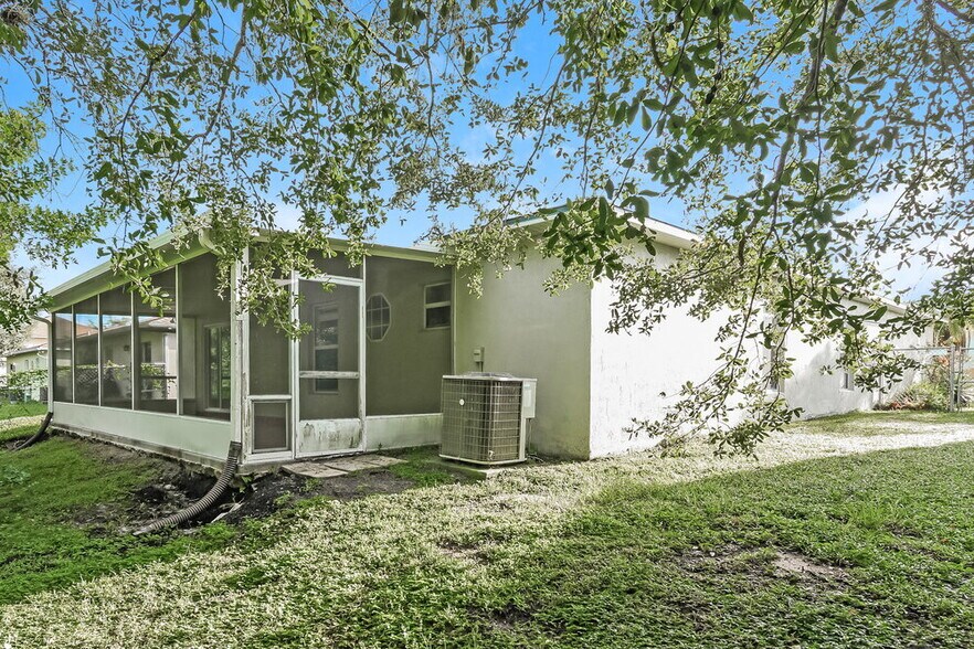 Building Photo - 2989 Elbib Dr