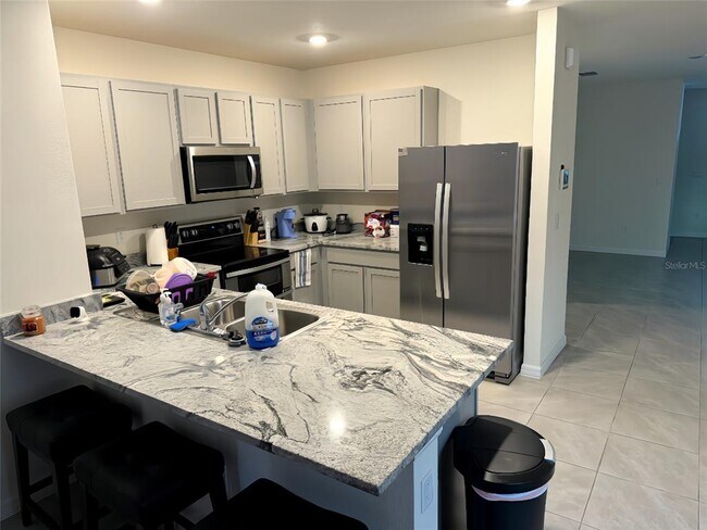 Building Photo - 5675 Chorleywood Ln